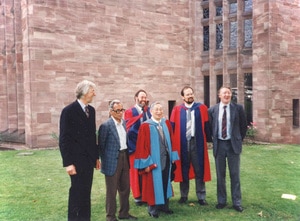 [68] 1992年 英国ウォーリック大学名誉博士号を授与される