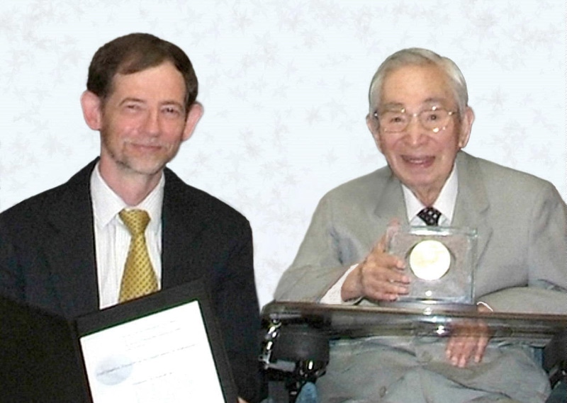 [105] Gauss Prize Award Ceremony with IMU president J. Ball (2006) [2/3]