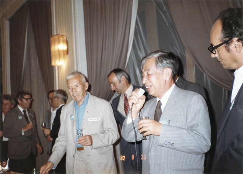 [51] 4th USSR–Japan Symposium on Probability Theory and Mathematical Statistics at Tbilisi [4/5]