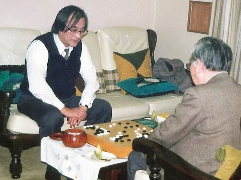 [67] 1990年 大晦日, 娘婿と囲碁を楽しむ