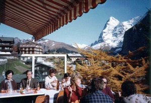 [55] With his wife (bottom left) in Mürren (1983)